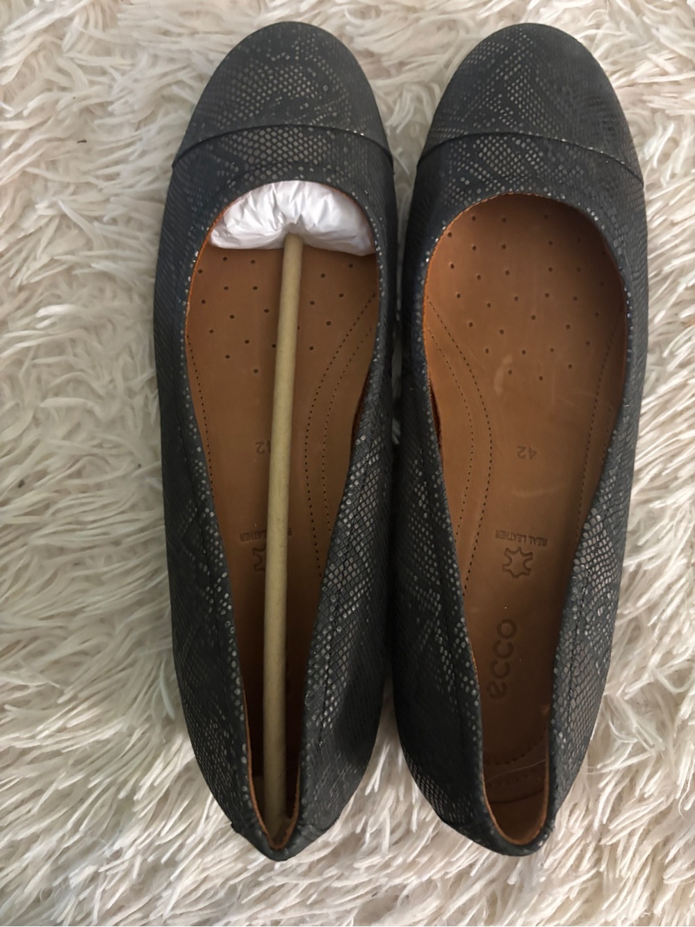 Ecco Black Textured Leather Slip-On Ballet Flats